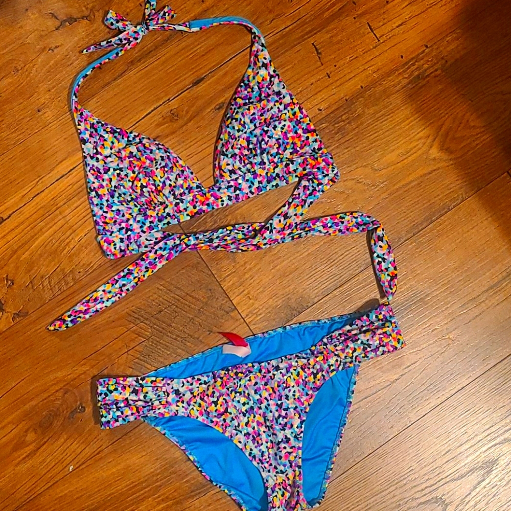 FUN AND BRIGHT FOR SUMMER!